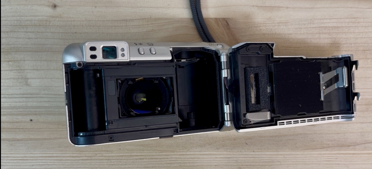 avis-minolta-riva-zoom-160 intérieur