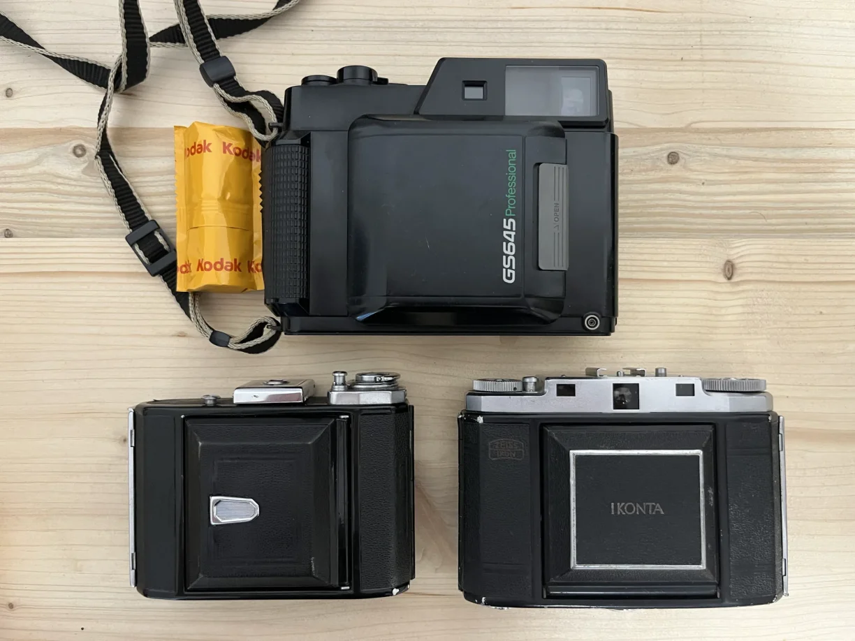 zeiss ikonta 521 vs zeiss ikon 6x6 vs Fuji 645 GS